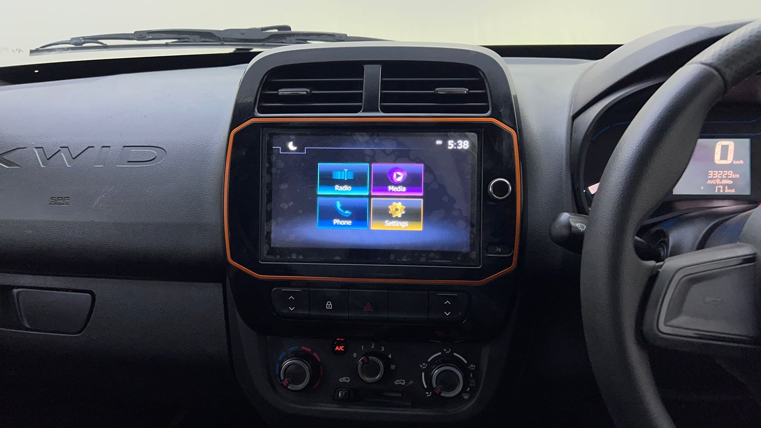 Used 2020 Renault Kwid CLIMBER 1.0 AMT Opt Petrol Automatic top_features Touch screen infotainment system