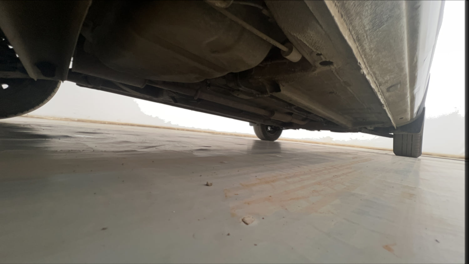Used 2022 Renault Kwid RXT 1.0 (O) Petrol Manual extra REAR RIGHT UNDERBODY VIEW