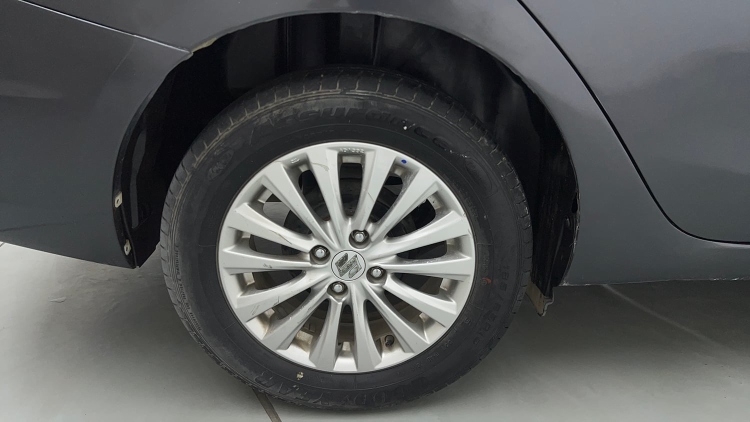 Used 2022 Maruti Suzuki Ciaz Delta 1.5 Petrol Manual tyres RIGHT REAR TYRE RIM VIEW