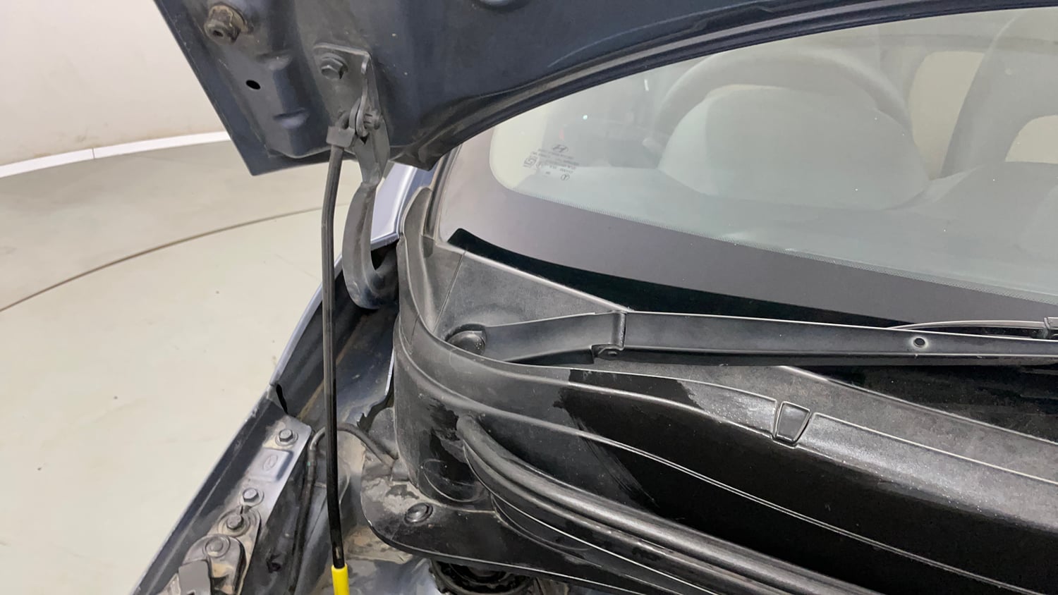 Used 2014 Hyundai Grand i10 Magna 1.2 Kappa VTVT Petrol Manual engine ENGINE RIGHT SIDE HINGE & APRON VIEW