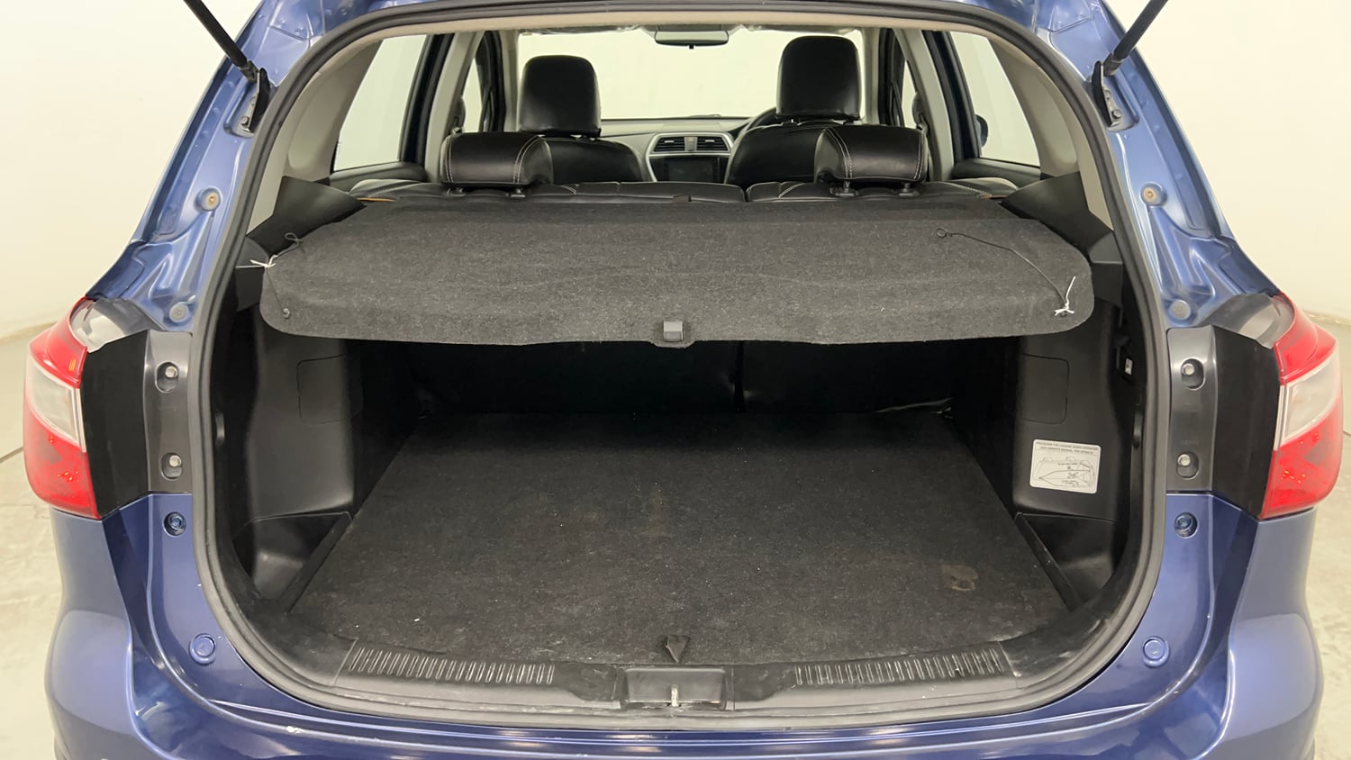 Used 2021 Maruti Suzuki S-Cross Zeta Petrol Manual interior DICKY INSIDE VIEW