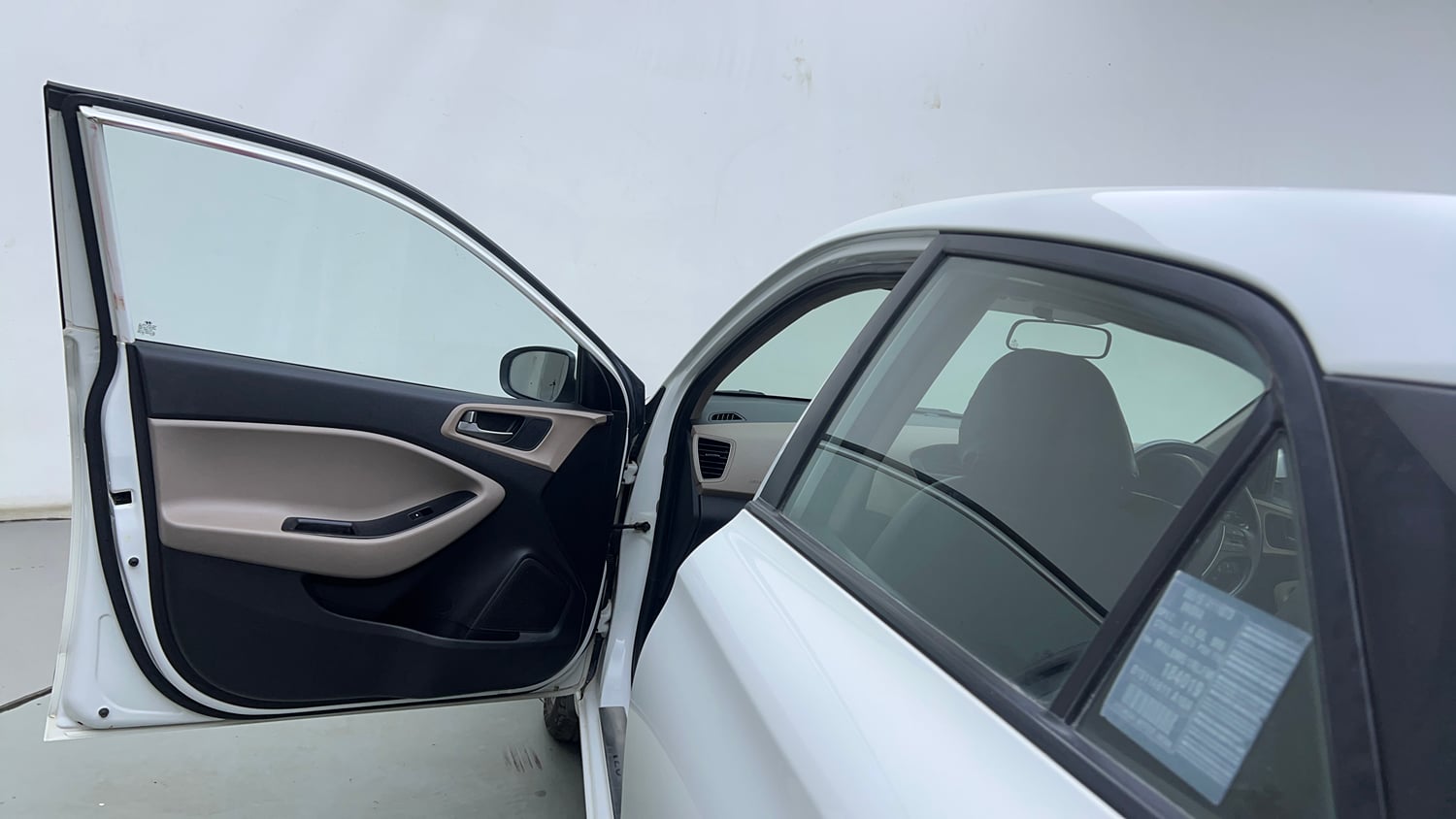Used 2016 Hyundai Elite i20 Asta 1.4 CRDI Diesel Manual interior LEFT FRONT DOOR OPEN VIEW