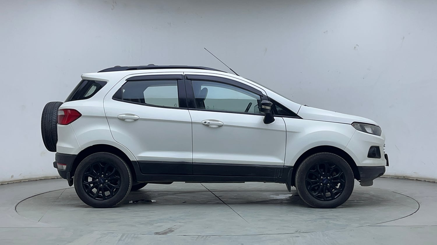Used 2017 Ford EcoSport Titanium 1.5L TDCi Diesel Manual exterior RIGHT SIDE VIEW