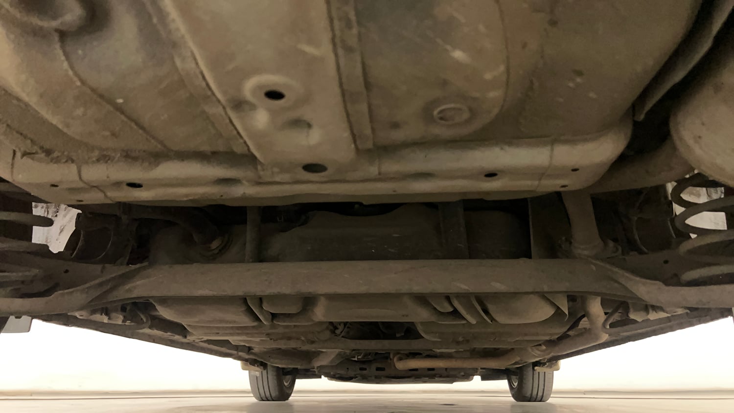 Used 2015 Honda City VX CVT Petrol Automatic extra REAR UNDERBODY VIEW (TAKEN FROM REAR)