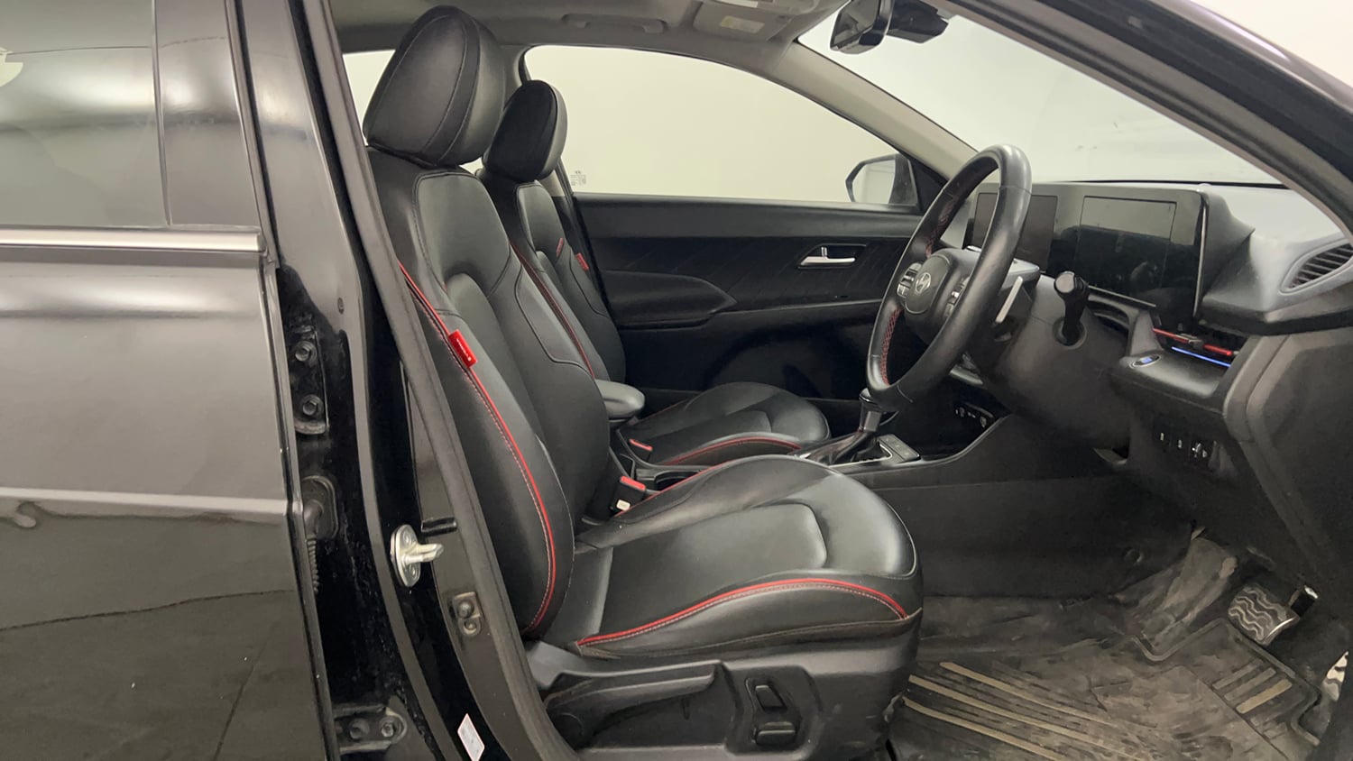 Used 2023 Hyundai Verna SX (O) 1.5 Turbo Petrol DCT Petrol Automatic interior RIGHT SIDE FRONT DOOR CABIN VIEW