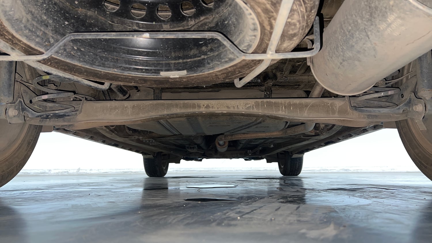 Used 2023 Maruti Suzuki XL6 Alpha Plus MT Petrol Petrol Manual extra REAR UNDERBODY VIEW (TAKEN FROM REAR)
