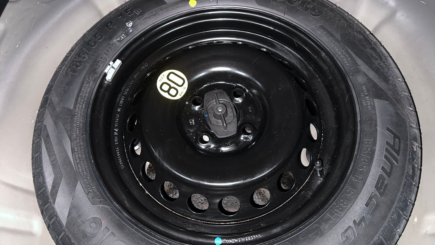 Used 2023 Toyota Glanza V Petrol Manual tyres SPARE TYRE VIEW