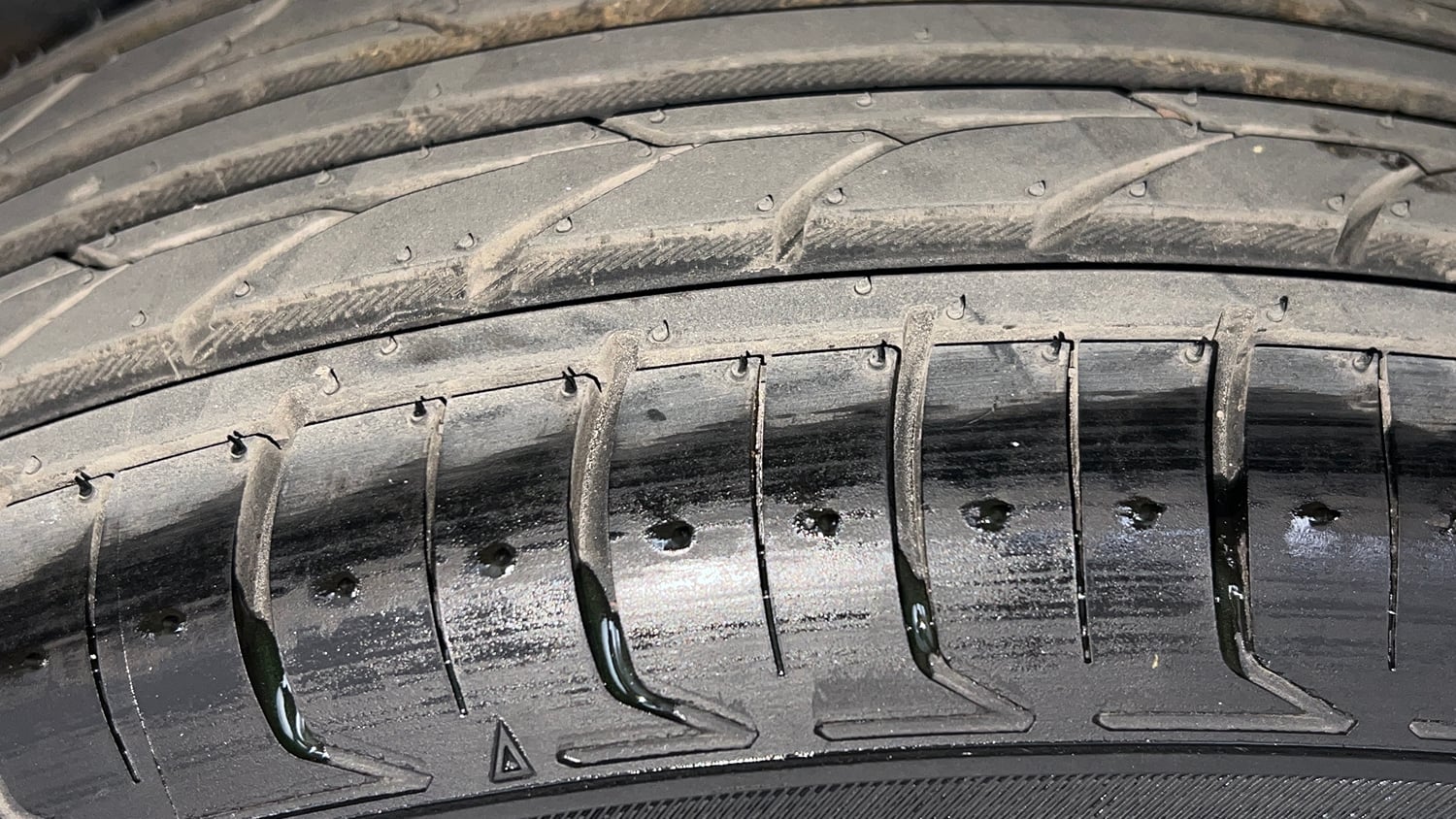 Used 2020 Tata Nexon XZ Plus (O) Dual Tone Petrol Manual tyres RIGHT REAR TYRE TREAD VIEW
