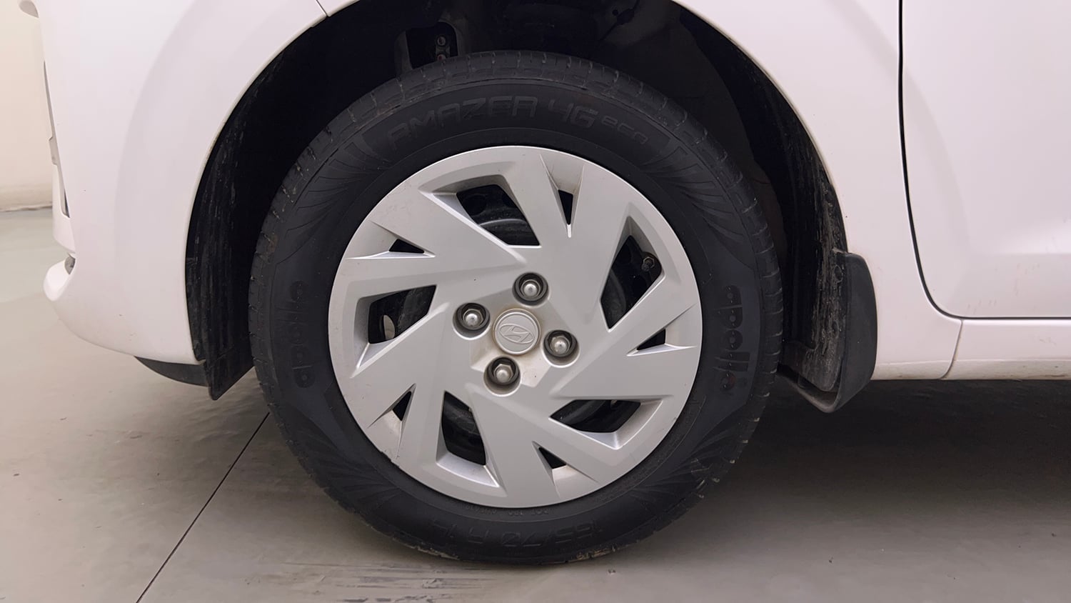 Used 2026 Hyundai Grand i10 Nios Magna 1.2 Kappa Petrol Manual tyres LEFT FRONT TYRE RIM VIEW