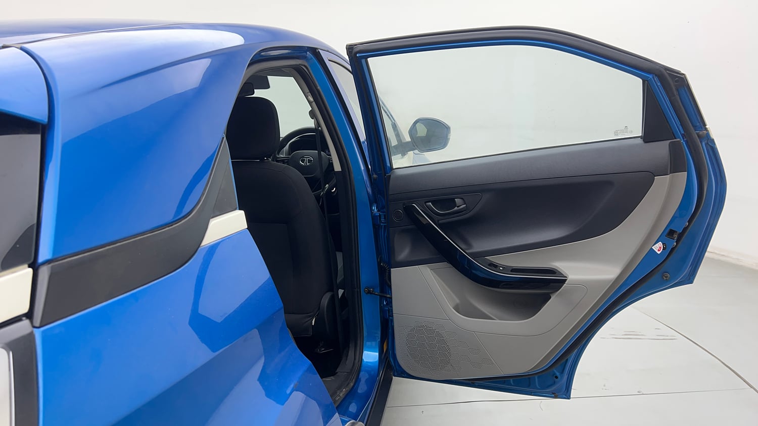 Used 2018 Tata Nexon XM Petrol Manual interior RIGHT REAR DOOR OPEN VIEW