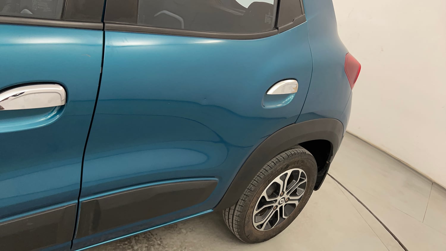 Used 2020 Renault Kwid CLIMBER 1.0 Opt Petrol Manual dents MINOR DENT