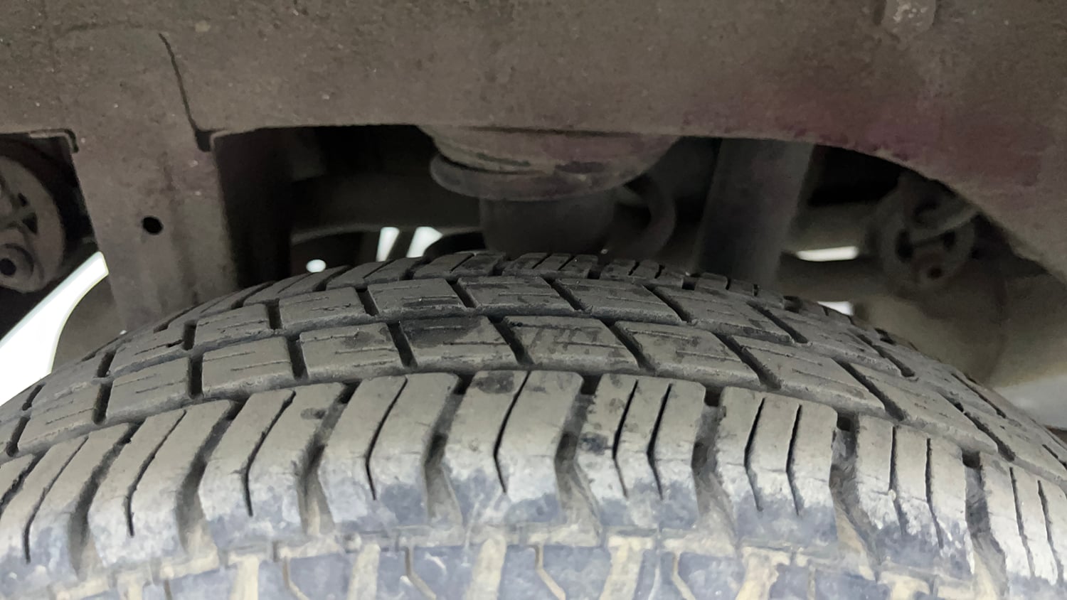 Used 2012 Maruti Suzuki Alto LXi BS-IV Petrol Manual tyres RIGHT REAR TYRE TREAD VIEW