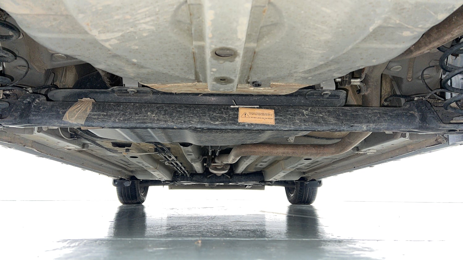 Used 2025 Tata Altroz Accomplished S Diesel 5MT Diesel Manual extra REAR UNDERBODY VIEW (TAKEN FROM REAR)