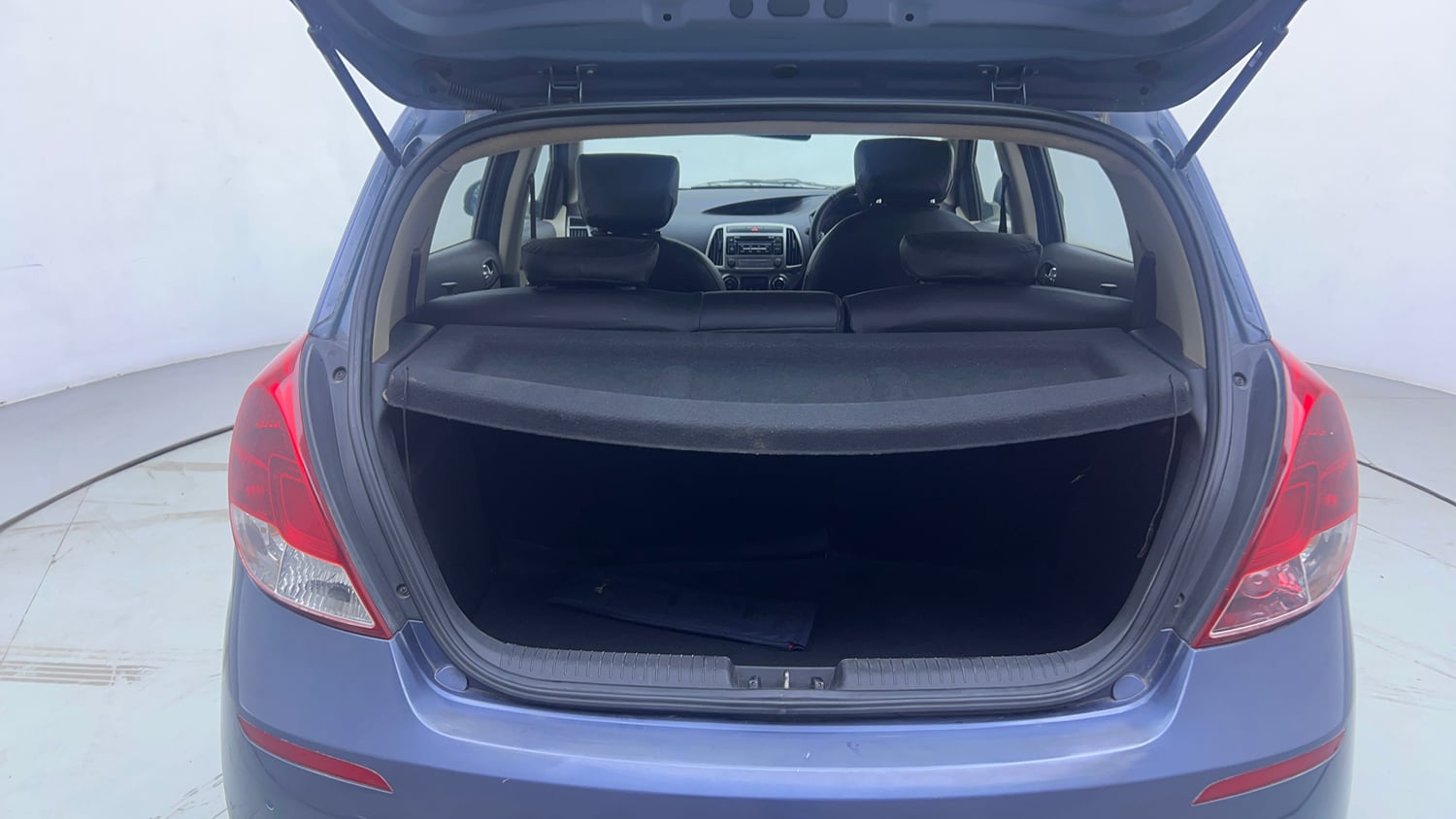 Used 2012 Hyundai i20 Sportz 1.2 Petrol Manual interior DICKY INSIDE VIEW