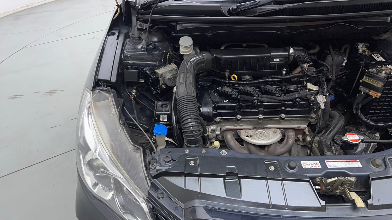 Used 2022 Maruti Suzuki Ciaz Delta 1.5 Petrol Manual engine ENGINE RIGHT SIDE VIEW