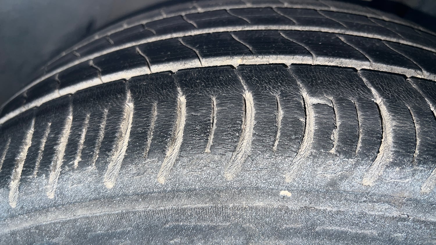 Used 2021 Tata Altroz XT Petrol Petrol Manual tyres RIGHT FRONT TYRE TREAD VIEW