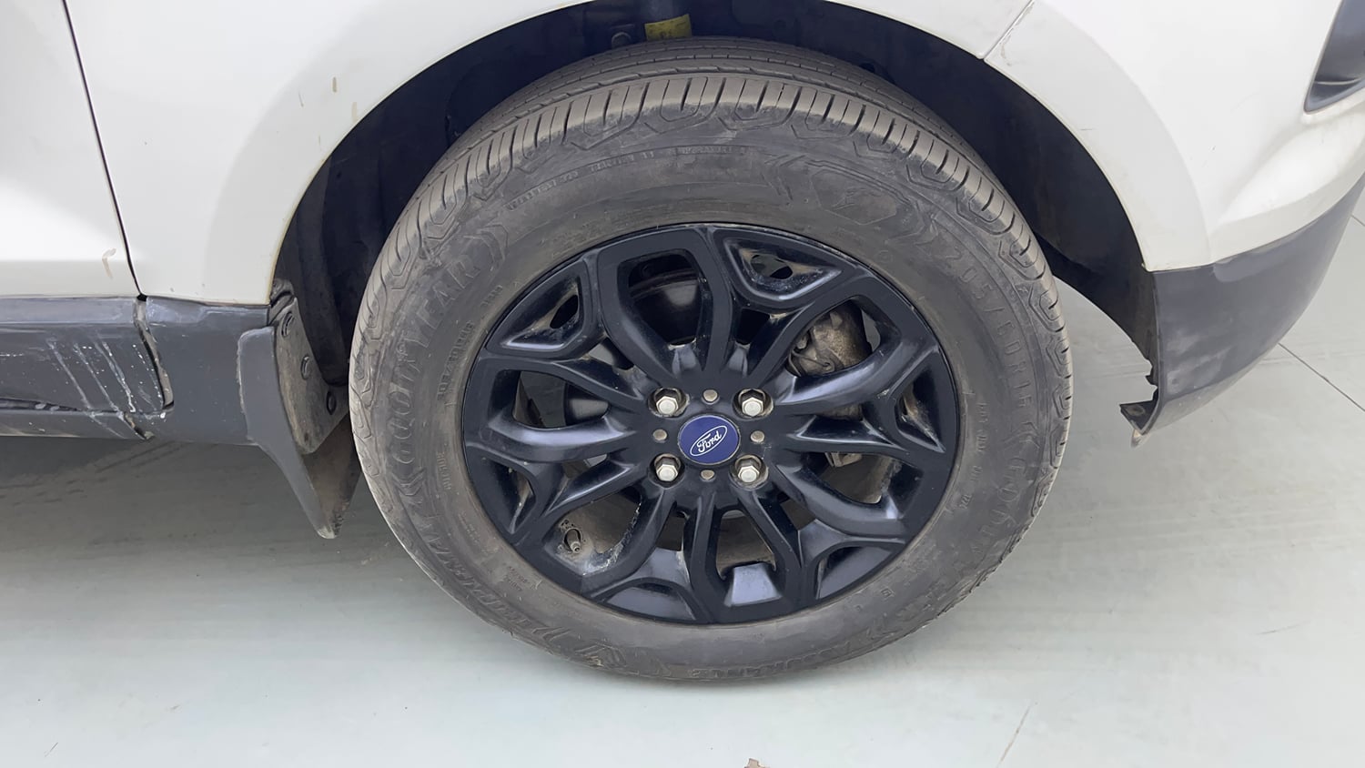 Used 2017 Ford EcoSport Titanium 1.5L TDCi Diesel Manual tyres RIGHT FRONT TYRE RIM VIEW