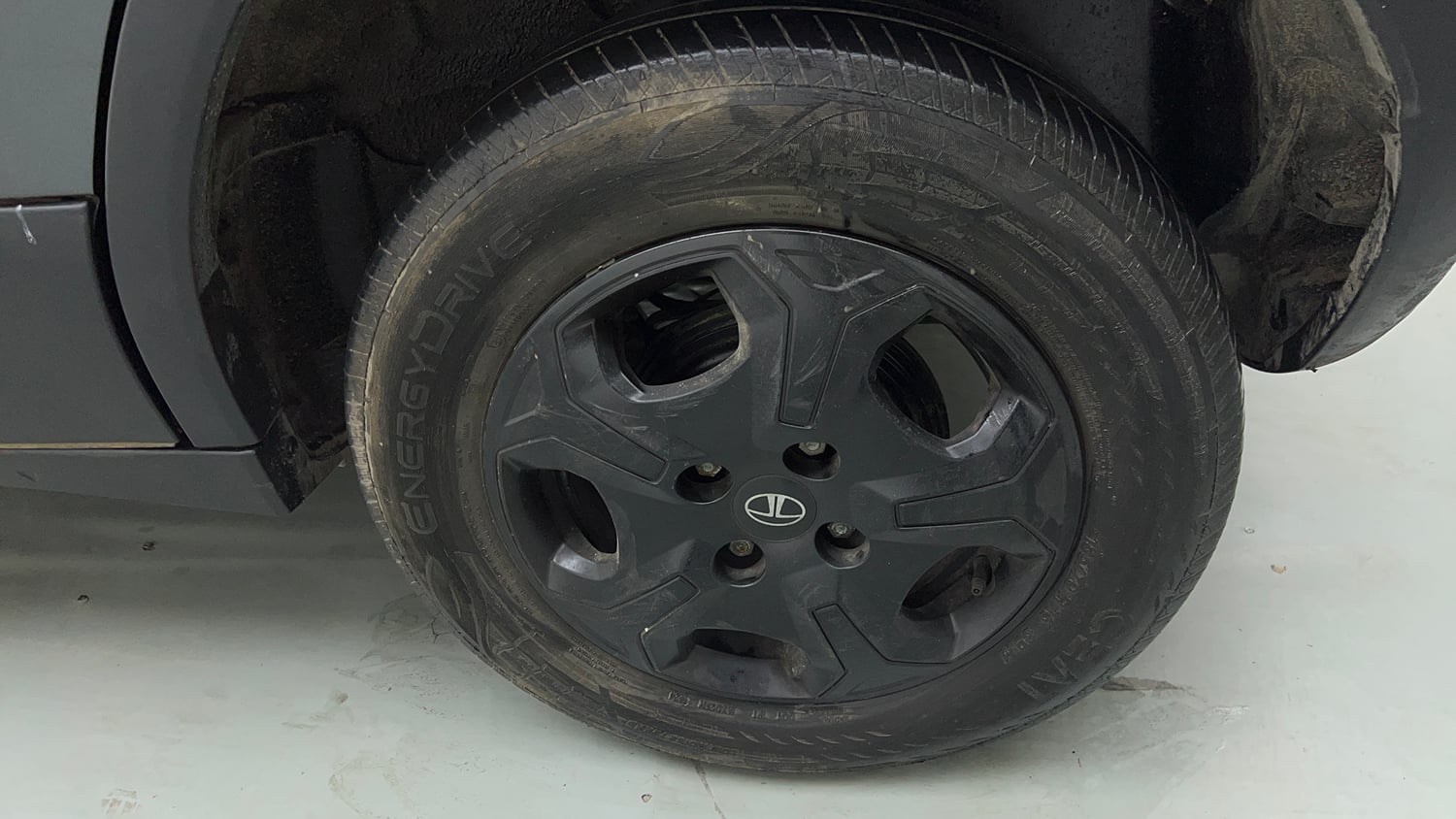 Used 2024 Tata Punch Accomplished iCNG Cng Manual tyres LEFT REAR TYRE RIM VIEW