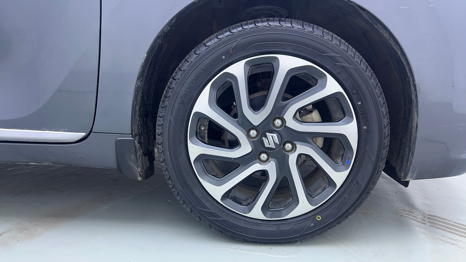 Used 2022 Maruti Suzuki Baleno Alpha MT Petrol Manual tyres RIGHT FRONT TYRE RIM VIEW