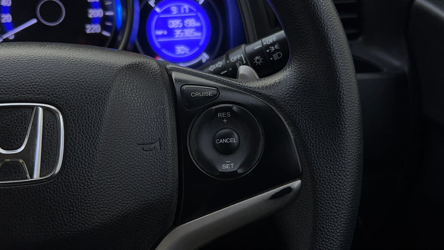 Used 2018 Honda Jazz V CVT Petrol Petrol Automatic top_features Cruise control
