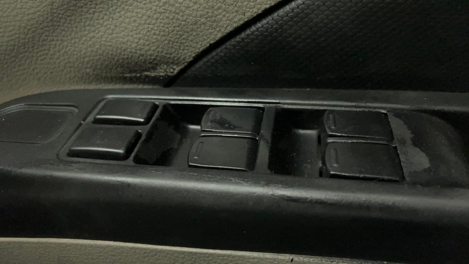 Used 2017 Maruti Suzuki Celerio VXi AMT Petrol Automatic top_features Power windows
