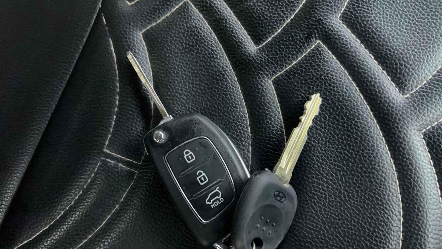 Used 2015 Hyundai Xcent S 1.2 Petrol Manual extra CAR KEY VIEW
