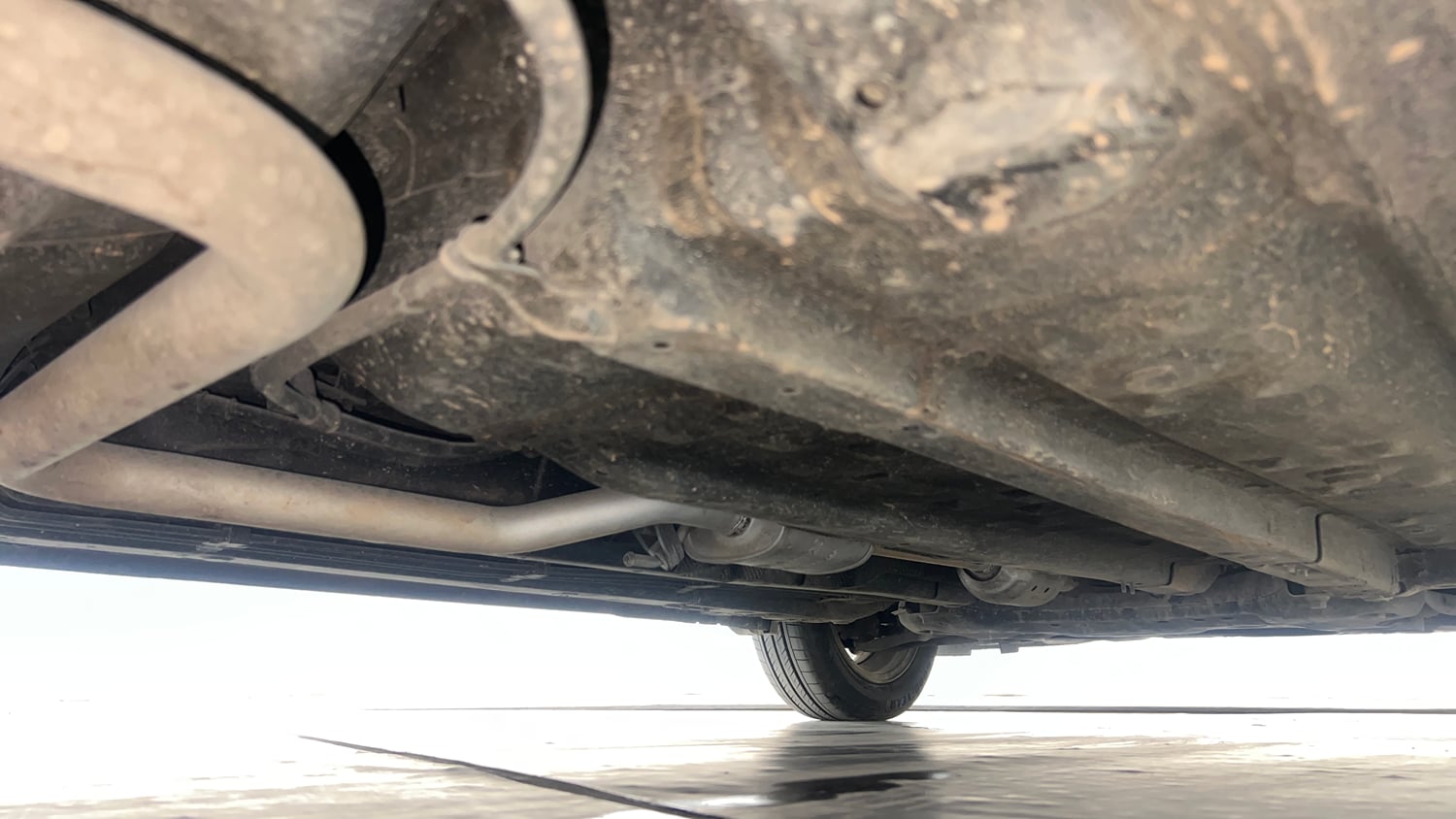 Used 2023 Hyundai Verna S 1.5 Petrol MT Petrol Manual extra REAR RIGHT UNDERBODY VIEW