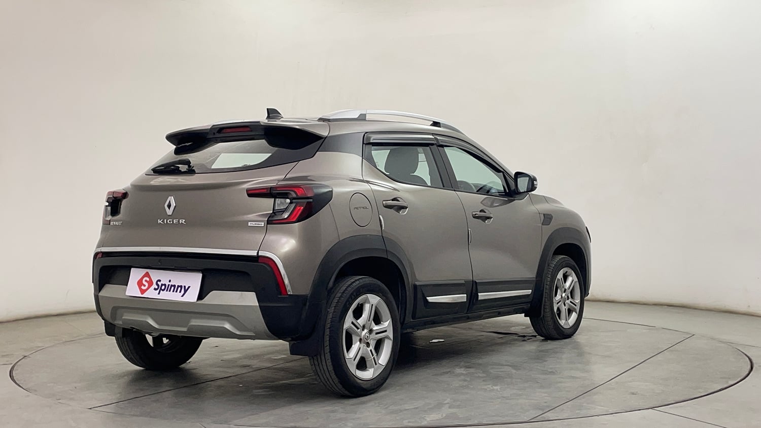 Used 2021 Renault Kiger RXT 1.0 Turbo MT Petrol Manual exterior RIGHT REAR CORNER VIEW