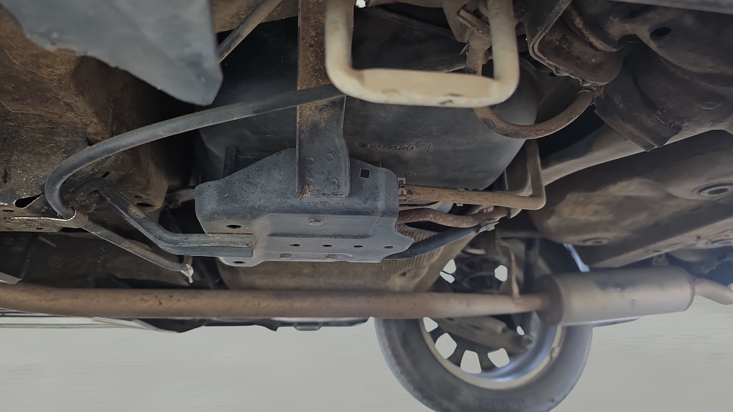Used 2023 Maruti Suzuki Grand Vitara Zeta Smart Hybrid Petrol Manual extra REAR UNDERBODY VIEW (TAKEN FROM REAR)