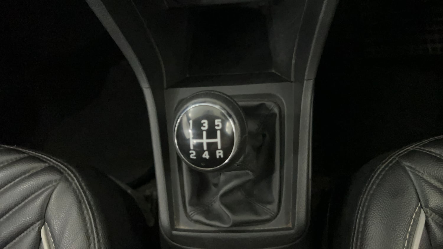 Used 2022 maruti-suzuki Vitara Brezza VXi Petrol Manual interior GEAR  KNOB VIEW