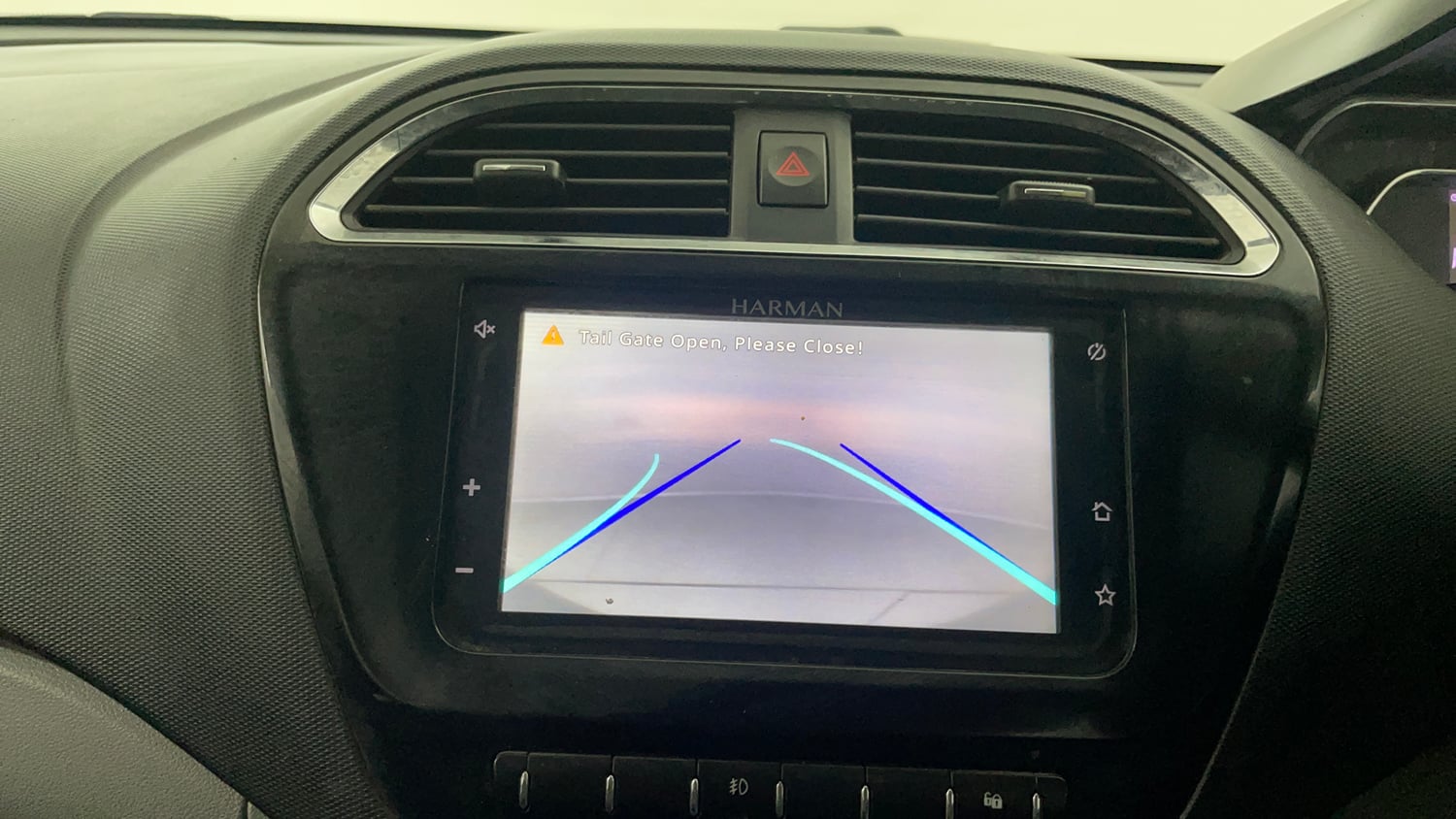 Used 2021 Tata Tiago XZ Plus Petrol Manual top_features Rear camera