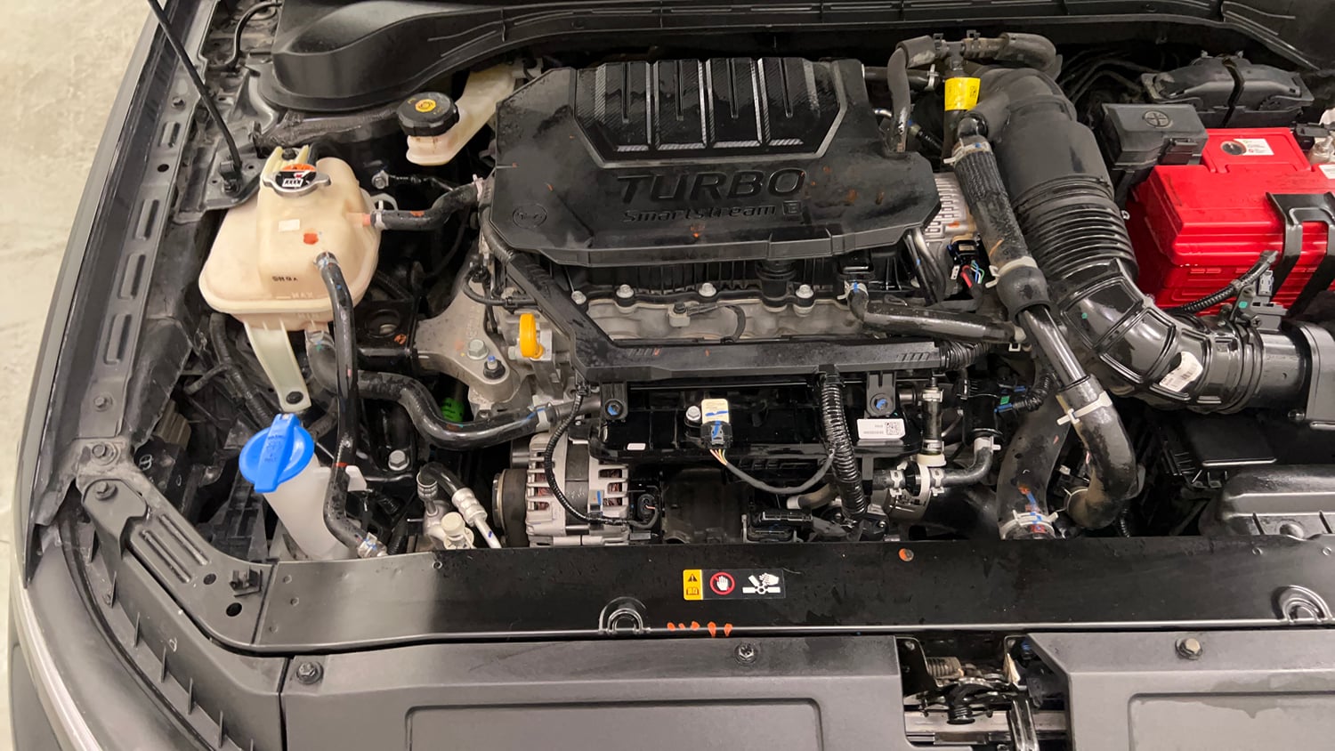 Used 2023 Hyundai Verna SX (O) 1.5 Turbo Petrol DCT Petrol Automatic engine ENGINE RIGHT SIDE VIEW