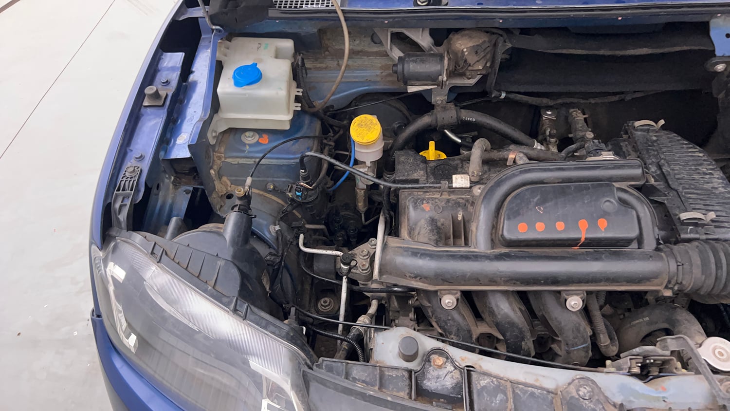 Used 2018 Renault Kwid CLIMBER 1.0 Petrol Manual engine ENGINE RIGHT SIDE VIEW