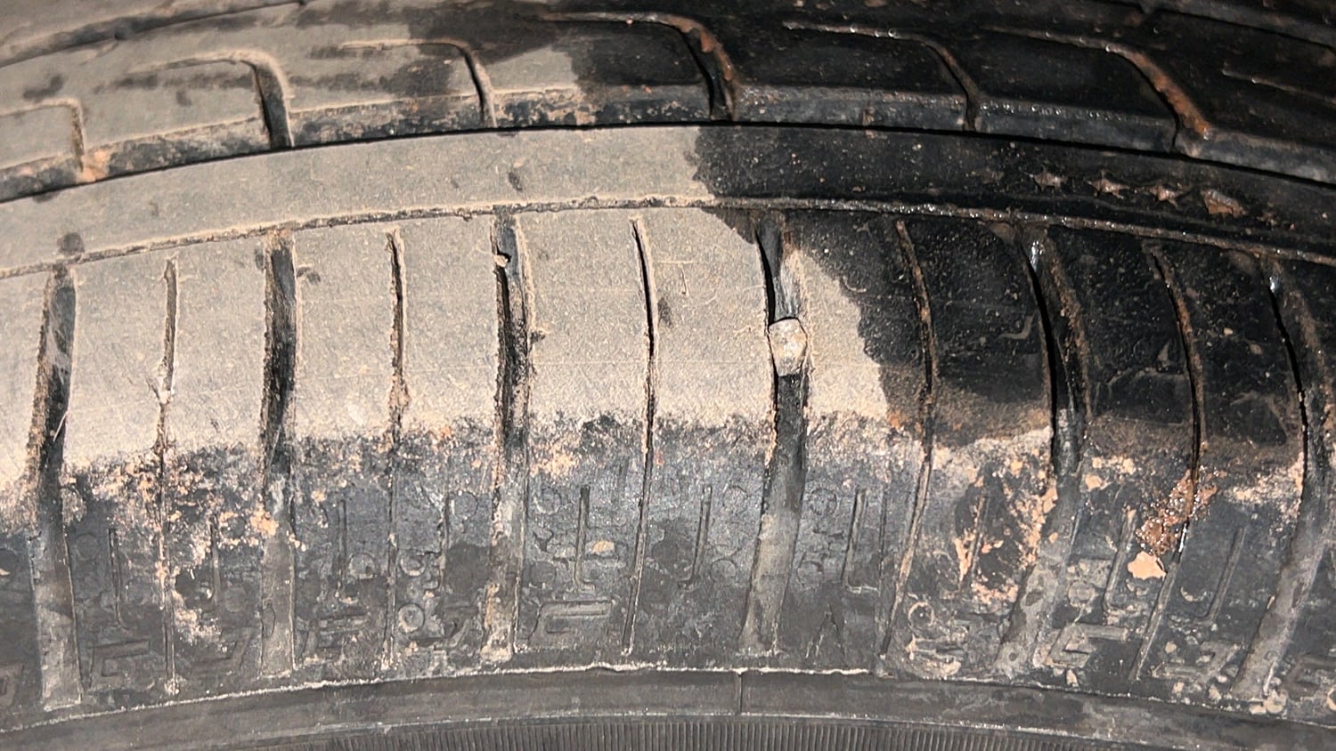 Used 2017 Hyundai i20 Active 1.2 SX Petrol Manual tyres LEFT FRONT TYRE TREAD VIEW