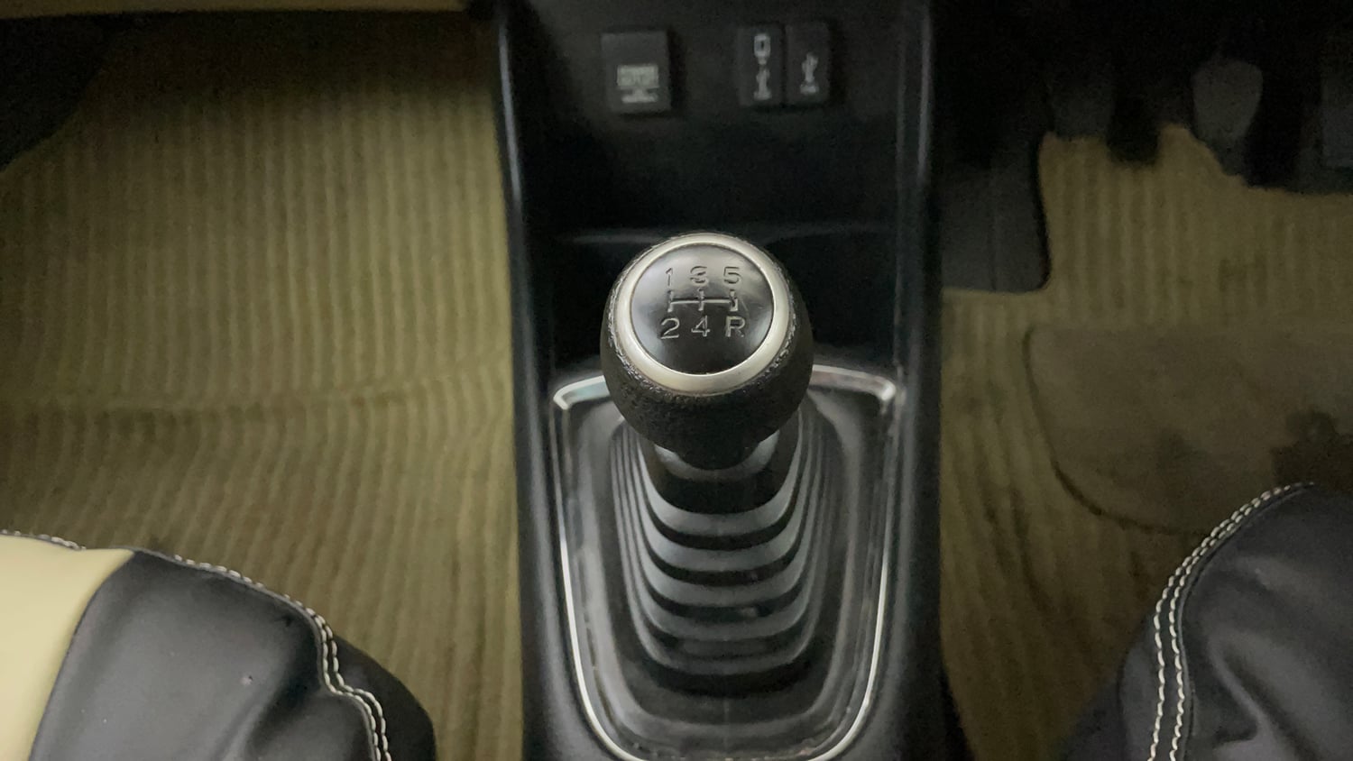 Used 2020 Honda Amaze 1.5 VX MT Diesel Diesel Manual interior GEAR  KNOB VIEW
