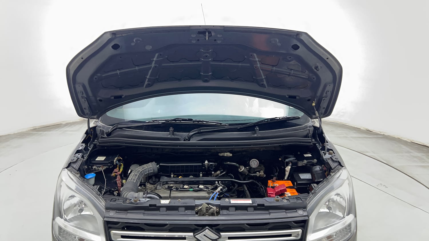 Used 2020 Maruti Suzuki Wagon R LXi 1.0 CNG Cng Manual engine ENGINE & BONNET OPEN FRONT VIEW