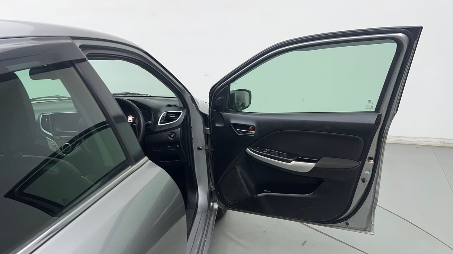 Used 2018 Maruti Suzuki Baleno Alpha 1.2 Petrol Manual interior RIGHT FRONT DOOR OPEN VIEW