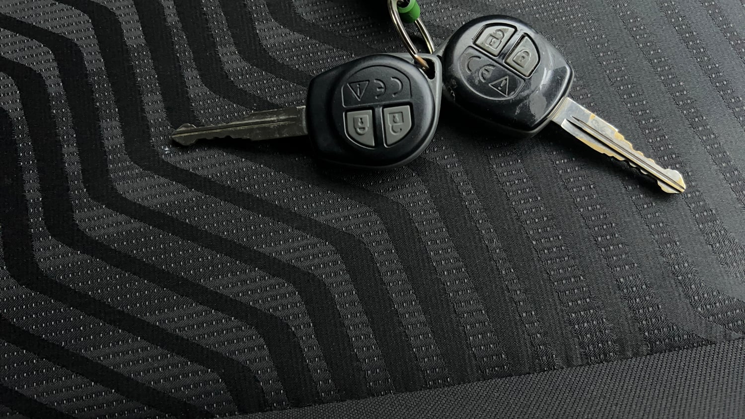 Used 2021 Maruti Suzuki Swift VXi Petrol Manual extra CAR KEY VIEW