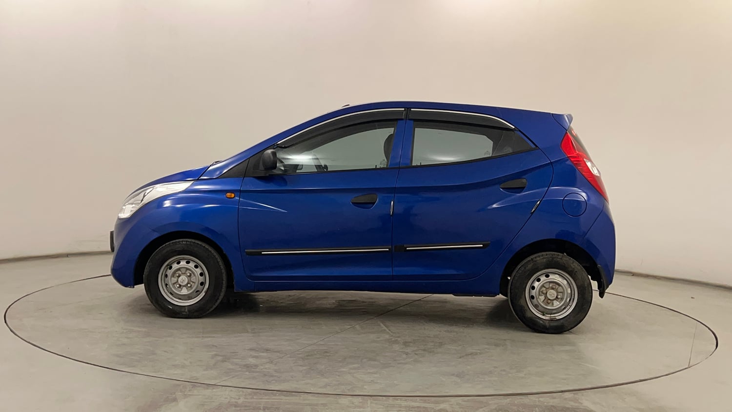 Used 2017 Hyundai Eon Era + AirBag Petrol Manual exterior LEFT SIDE VIEW