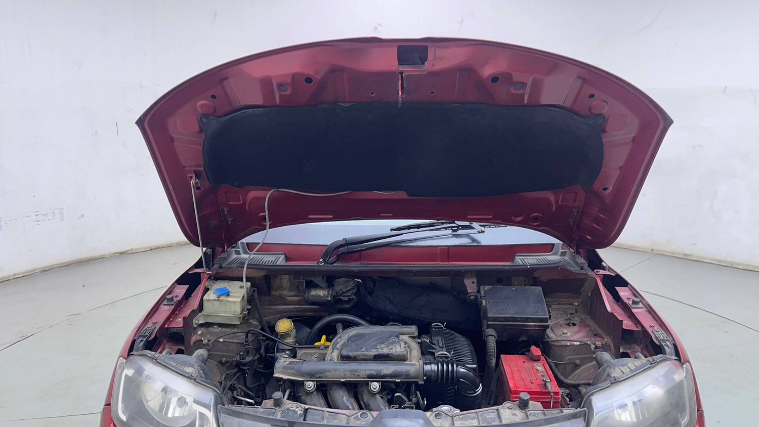 Used 2016 Renault Kwid RXT Petrol Manual engine ENGINE & BONNET OPEN FRONT VIEW