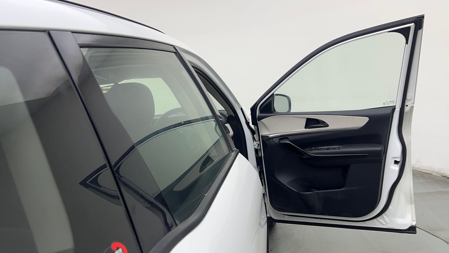 Used 2022 Mahindra XUV700 AX 5 Petrol MT 7 STR Petrol Manual interior RIGHT FRONT DOOR OPEN VIEW