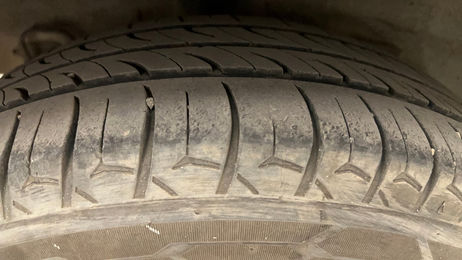 Used 2018 Hyundai Grand i10 Magna 1.2 Kappa VTVT Petrol Manual tyres RIGHT REAR TYRE TREAD VIEW