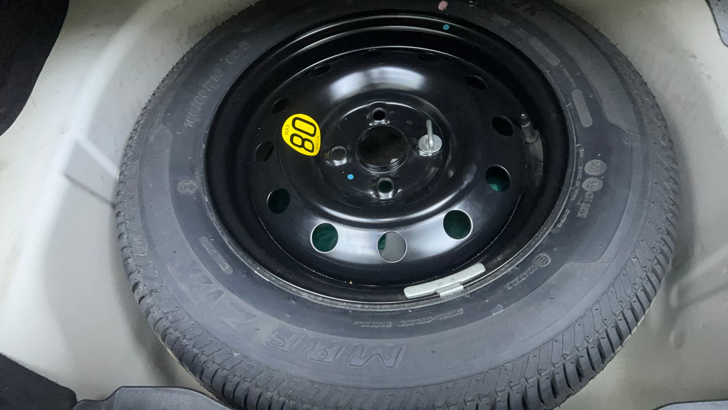 Used 2016 Maruti Suzuki Swift Dzire ZXI Petrol Manual tyres SPARE TYRE VIEW