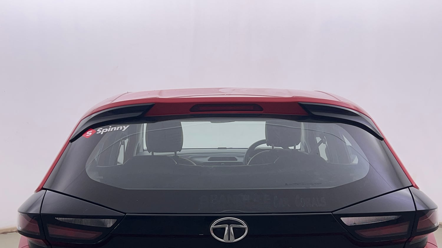Used 2020 Tata Altroz XE Petrol Petrol Manual exterior BACK WINDSHIELD VIEW