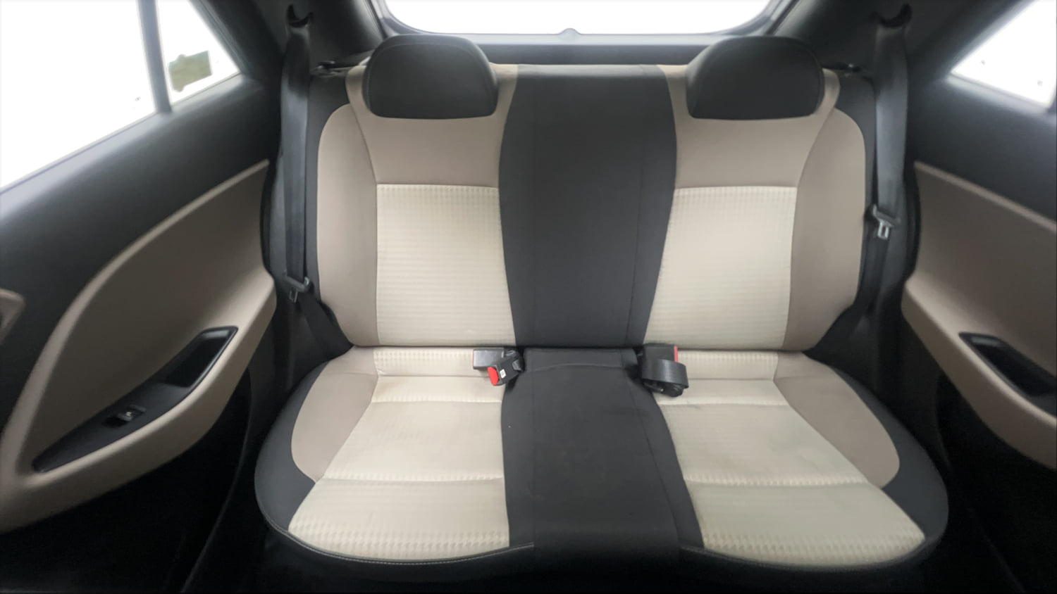Used 2019 Hyundai Elite i20 Sportz Plus 1.2 Petrol Manual interior REAR SEAT CONDITION VIEW