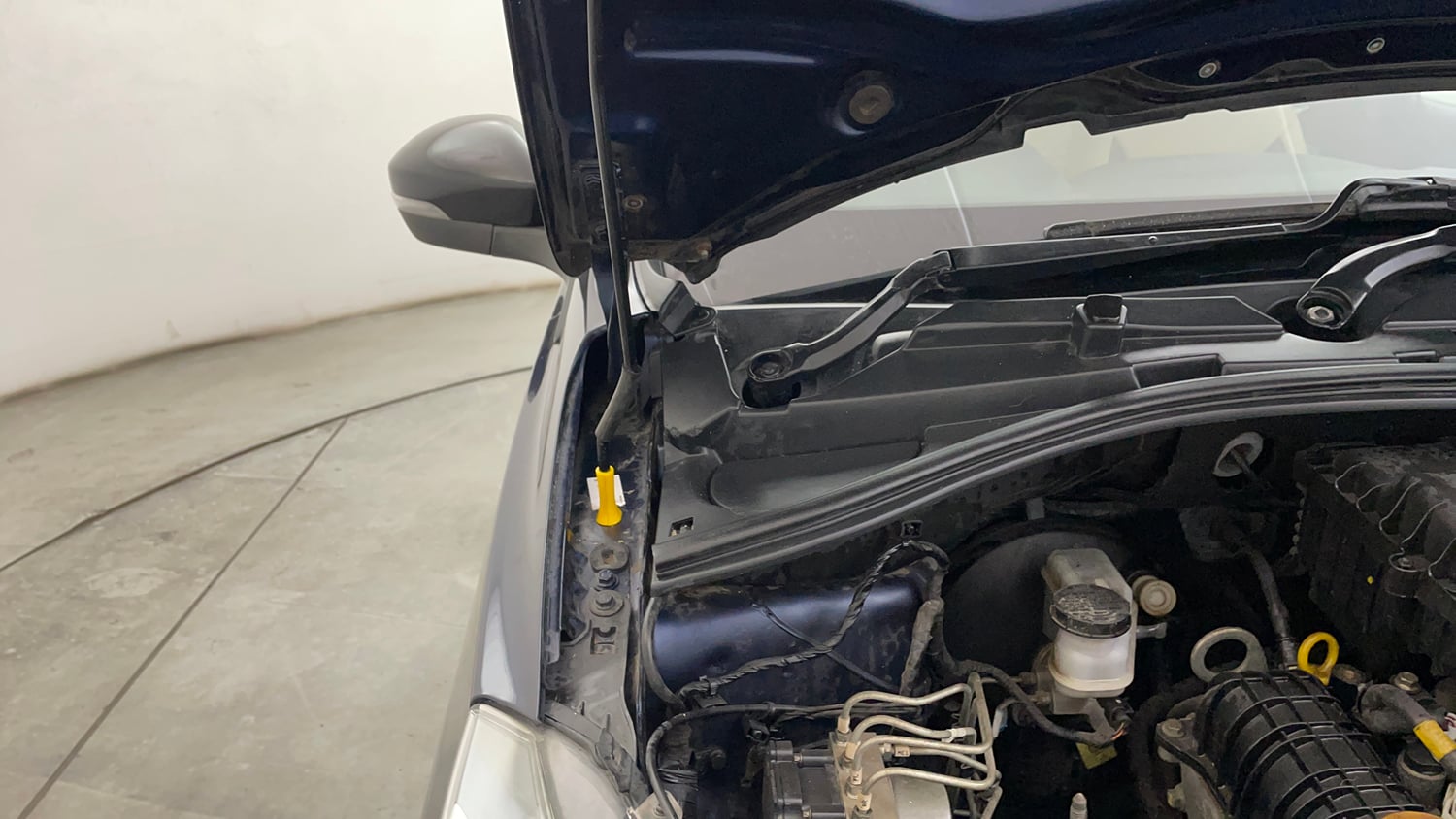 Used 2022 Tata Tigor XZA Plus Petrol Automatic engine ENGINE RIGHT SIDE HINGE & APRON VIEW