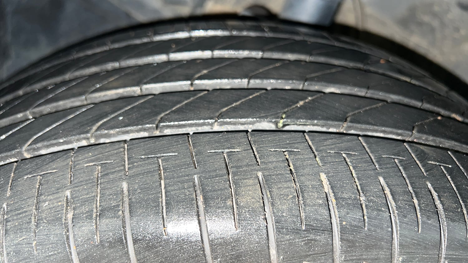 Used 2024 Honda Elevate VX CVT Petrol Automatic tyres LEFT FRONT TYRE TREAD VIEW