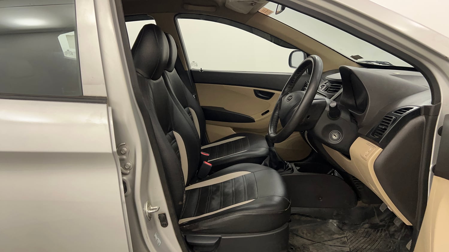 Used 2018 Hyundai Eon Era + Petrol Manual interior RIGHT SIDE FRONT DOOR CABIN VIEW