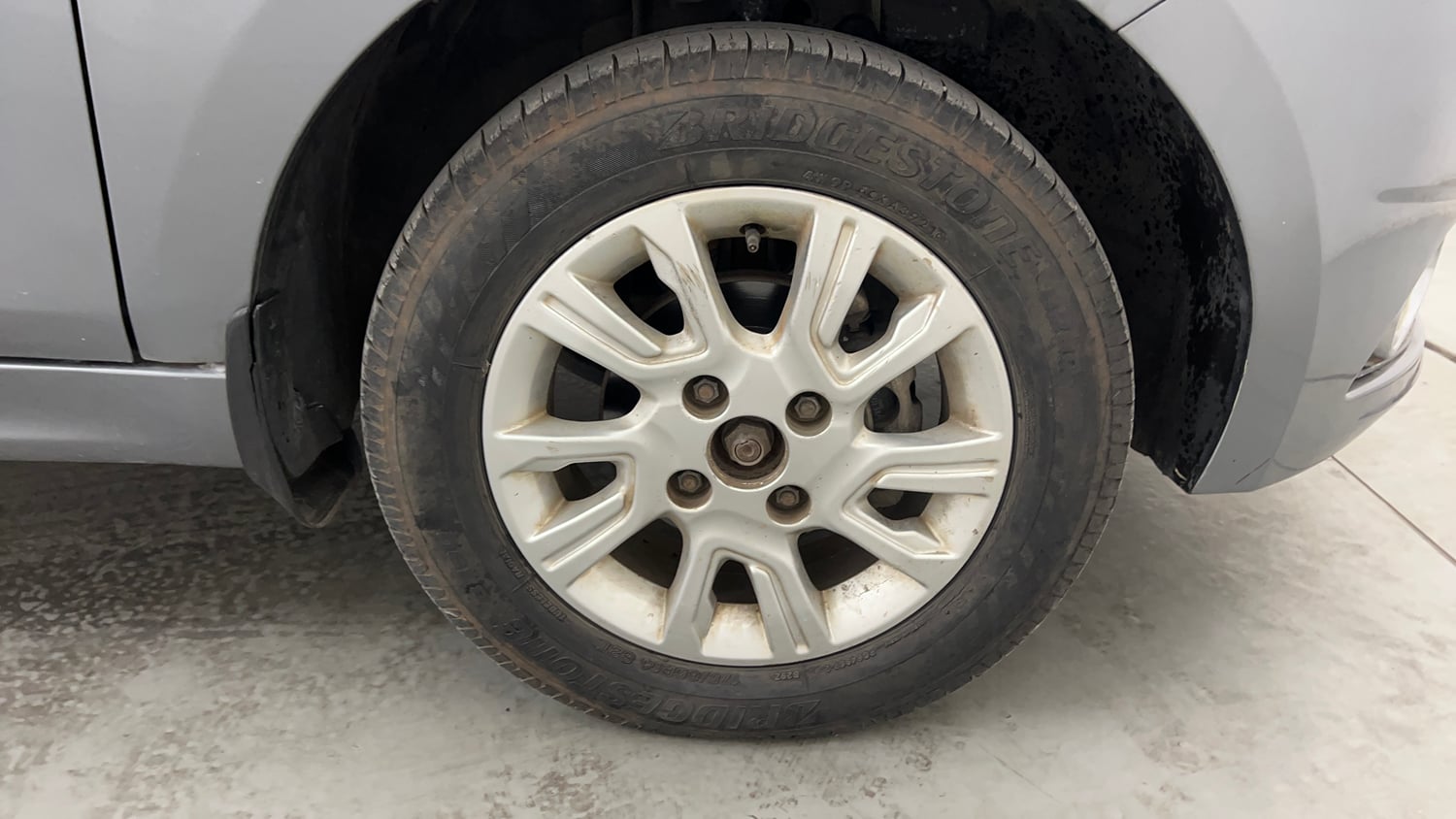 Used 2018 Tata Tiago Revotron XZ Petrol Manual tyres RIGHT FRONT TYRE RIM VIEW
