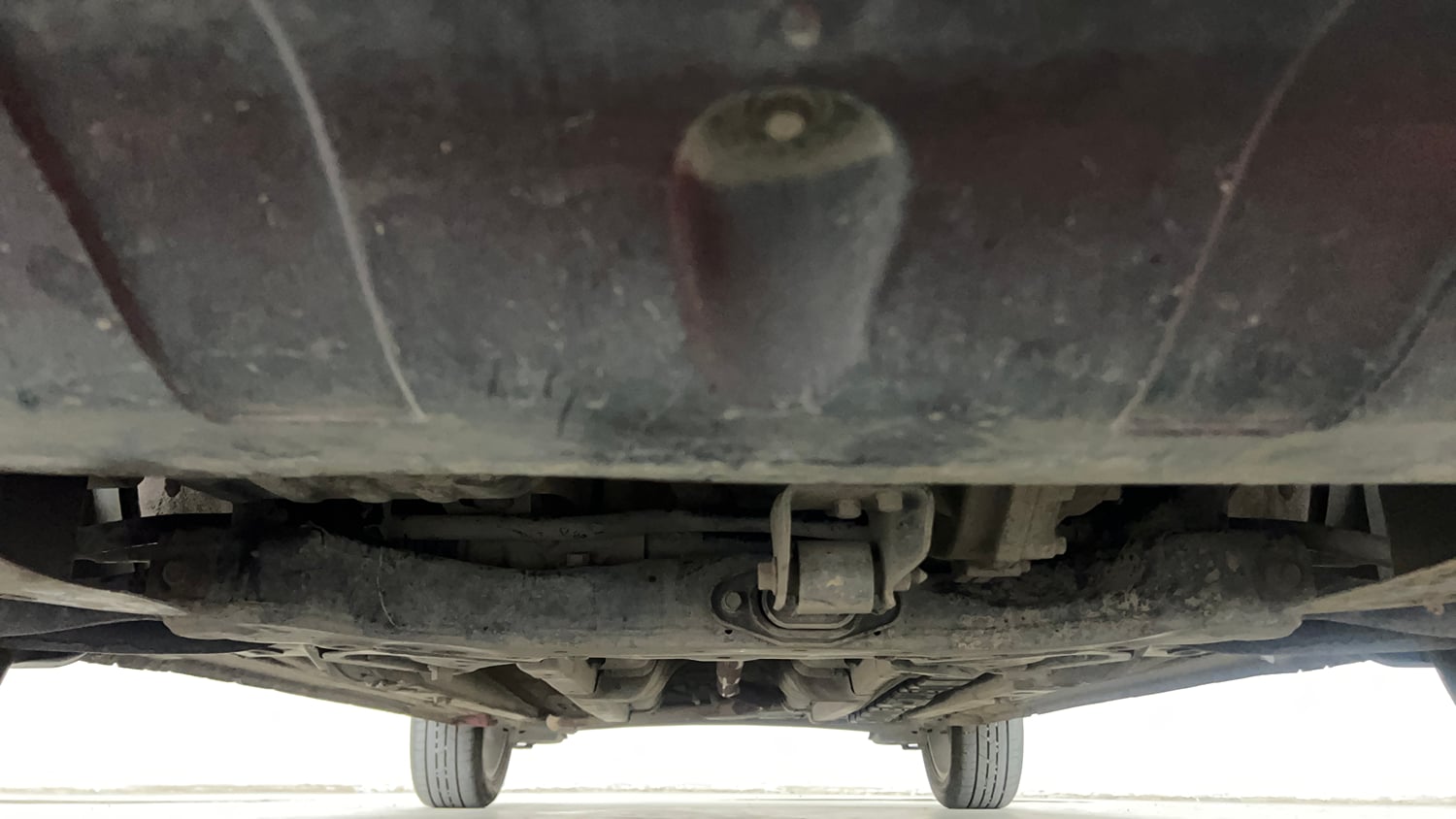 Used 2015 Hyundai Elite i20 Asta 1.2 Petrol Manual extra FRONT LEFT UNDERBODY VIEW